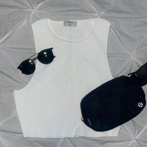 NWOT Aritzia Babaton Sculpt Knit Racer Cropped Tank in White